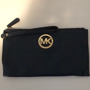 Micheal kors wristlet